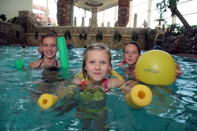 Imagen de la piscina del Wyndham Stralsund Hansedom (ex Radisson Blu). Foto 17