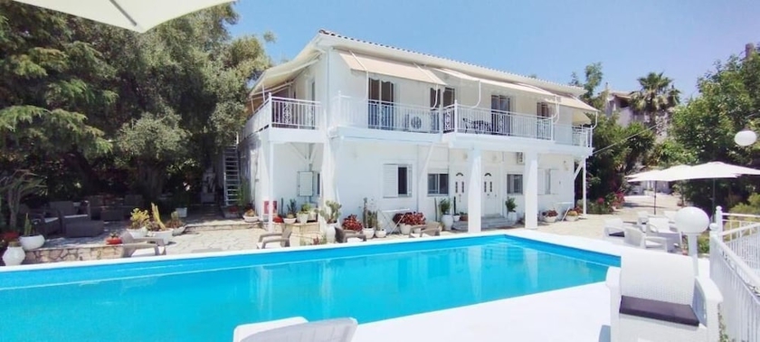 Imagen de la piscina del Xenia and Antonis. Foto 3