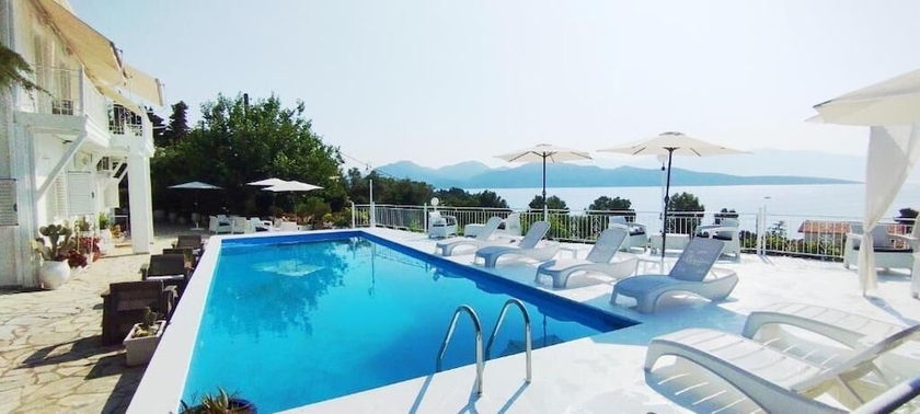Imagen de la piscina del Xenia and Antonis. Foto 7