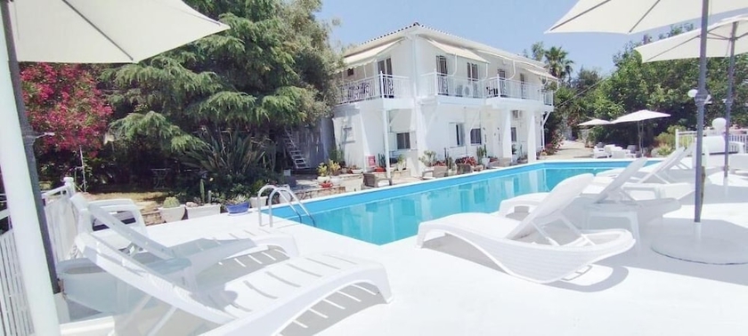 Imagen de la piscina del Xenia and Antonis. Foto 8