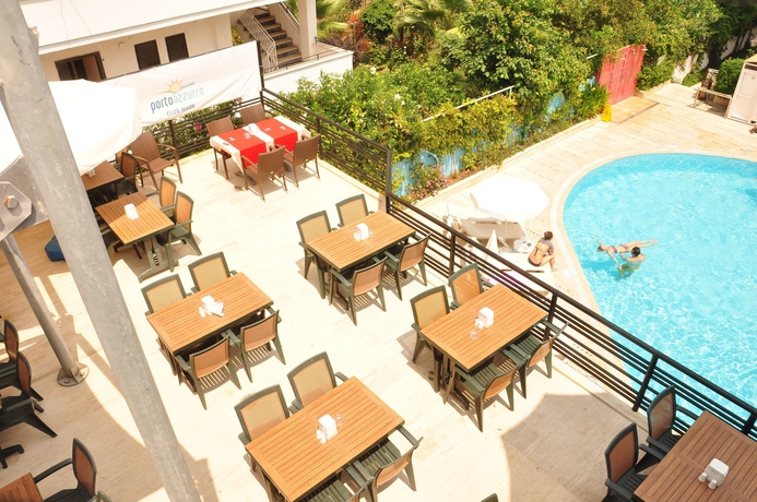 Imagen del bar/restaurante del Xeno Club Mare Hotel. Foto 3