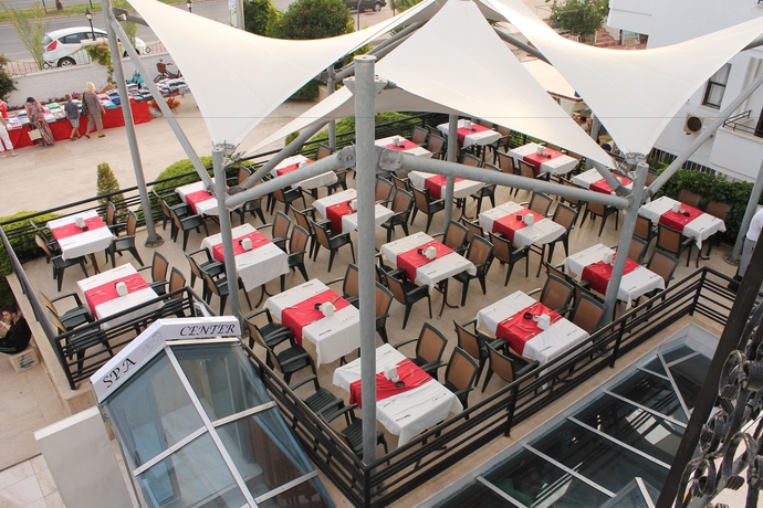 Imagen del bar/restaurante del Xeno Club Mare Hotel. Foto 4