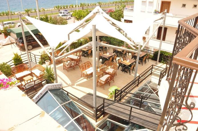 Imagen del bar/restaurante del Xeno Club Mare Hotel. Foto 5