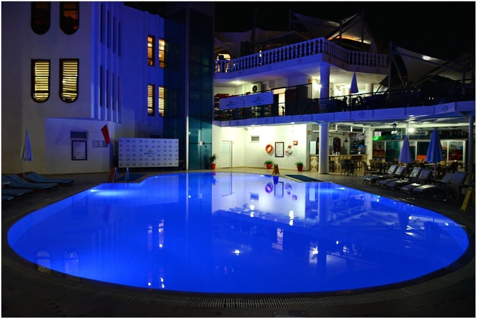 Imagen de la piscina del Xeno Club Mare Hotel. Foto 19