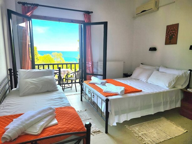 Imagen de la habitación del YALLA HOTEL CHOREFTO. Foto 11