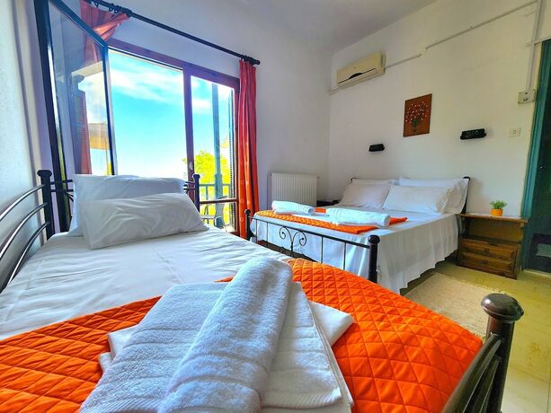 Imagen de la habitación del YALLA HOTEL CHOREFTO. Foto 12