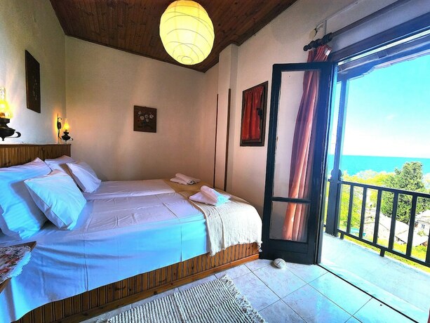Imagen de la habitación del YALLA HOTEL CHOREFTO. Foto 20