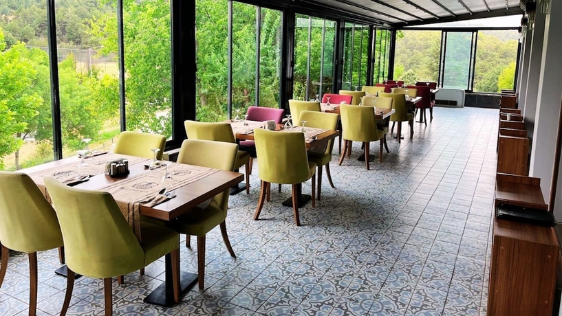 Imagen del bar/restaurante del YOZGAT &Ccedil;AMLIK HOTEL. Foto 7
