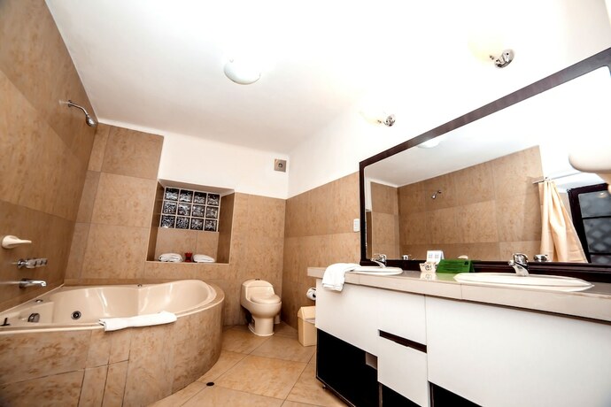 Imagen general del Yabar Hotel Plaza. Foto 5