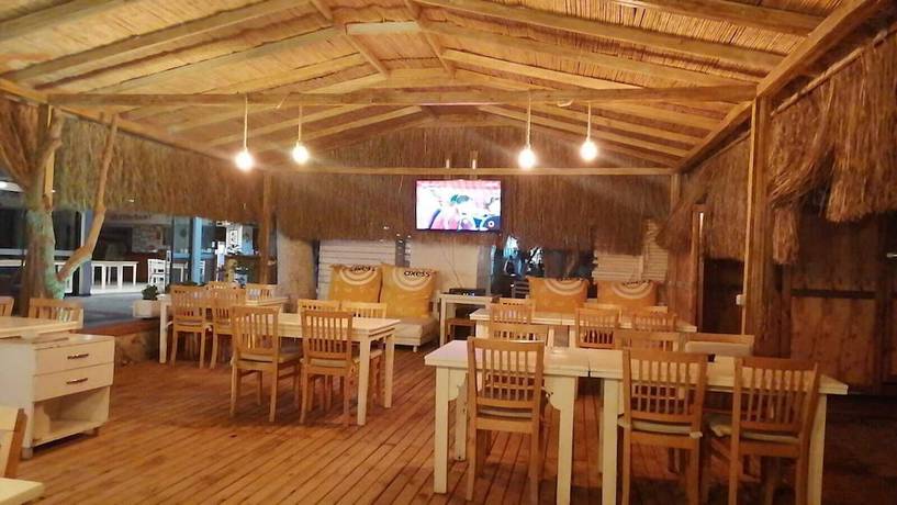 Imagen de los interiores del Yahsi Beach Hotel. Foto 14