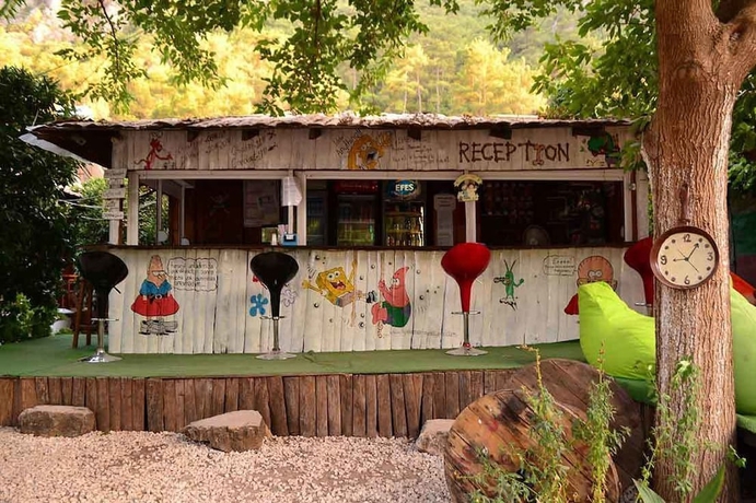 Imagen del bar/restaurante del Yakamoz Pansiyon. Foto 4