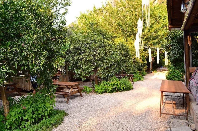 Imagen de los exteriores del Yakamoz Pansiyon. Foto 13