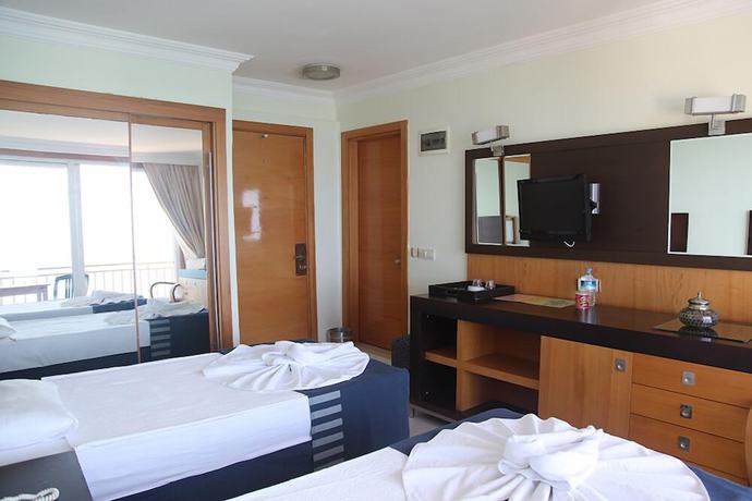 Imagen de la habitación del Yali Hotel. Foto 6