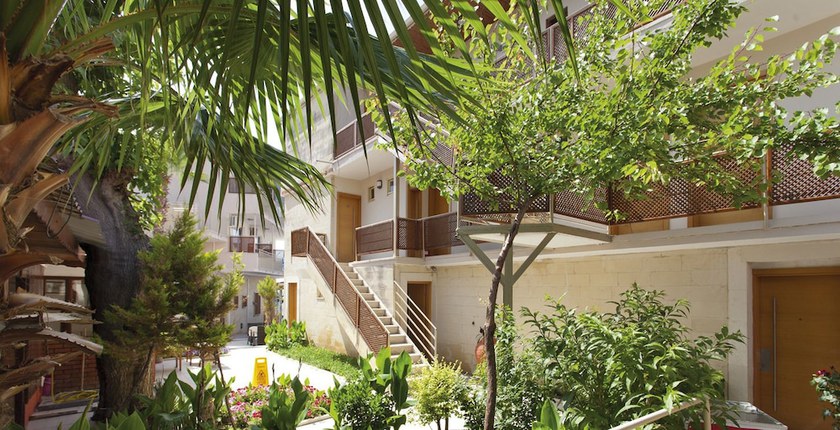 Imagen de los interiores del Yali Hotel. Foto 16
