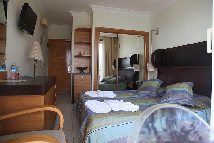 Imagen de la habitación del Yali Hotel. Foto 8