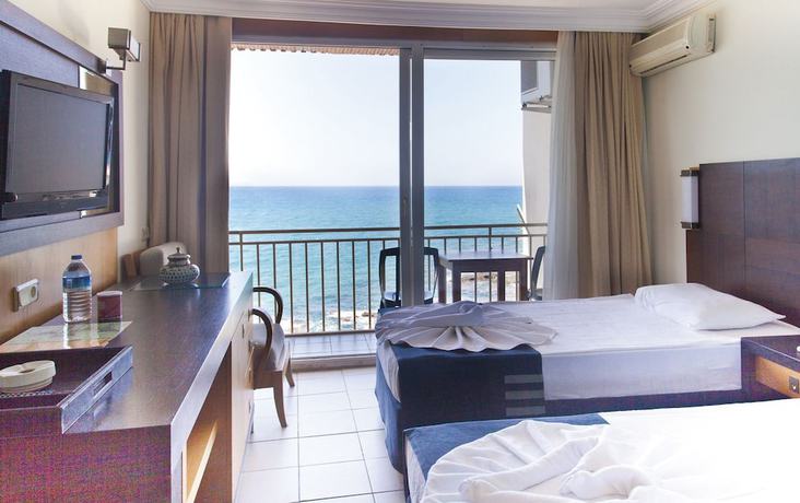 Imagen de la habitación del Yali Hotel. Foto 9