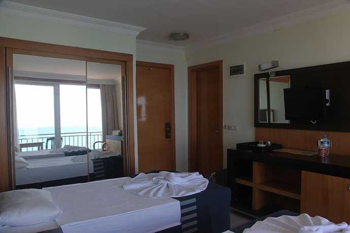 Imagen de la habitación del Yali Hotel. Foto 12