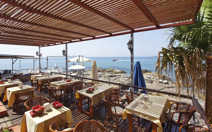 Imagen del bar/restaurante del Yali Hotel. Foto 5
