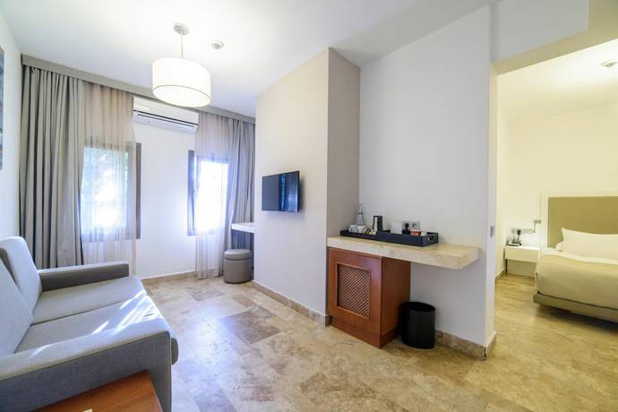 Imagen de la habitación del Yalikavak Marina Garden Hotel. Foto 7