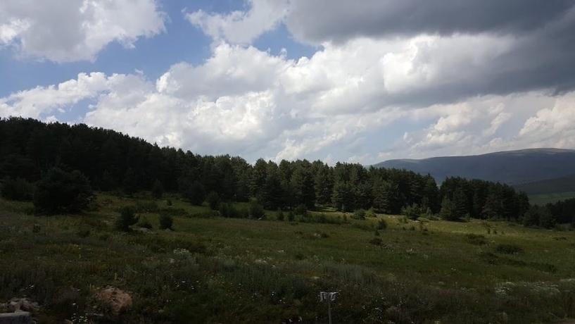 Imagen de los exteriores del Yalnizcam Oteli. Foto 12