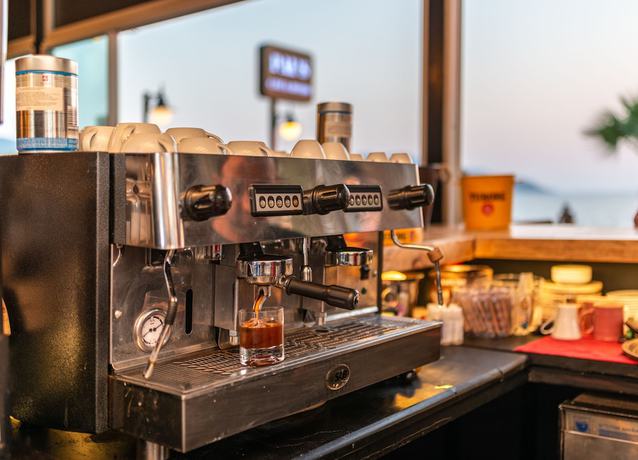 Imagen del bar/restaurante del Yasemin Hotel. Foto 4