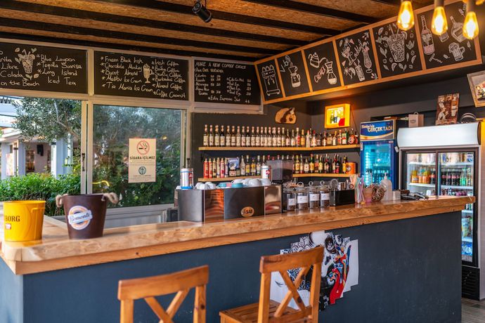 Imagen del bar/restaurante del Yasemin Hotel. Foto 5