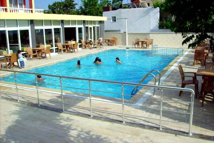 Imagen de la piscina del Yasemin Hotel, Ocaklar. Foto 19