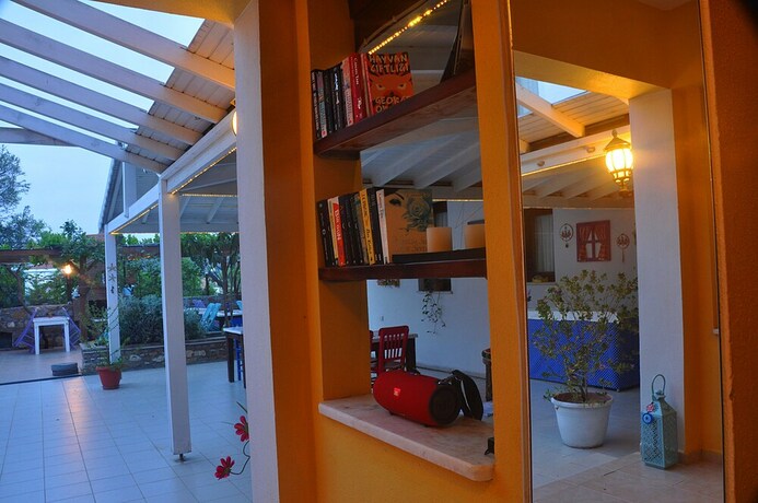 Imagen de los interiores del Yasu Tenedos. Foto 40