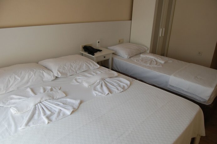 Imagen de la habitación del Yat Otel. Foto 17