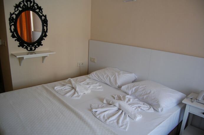 Imagen de la habitación del Yat Otel. Foto 18