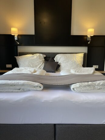 Imagen de la habitación del Yebs Hotel. Foto 14