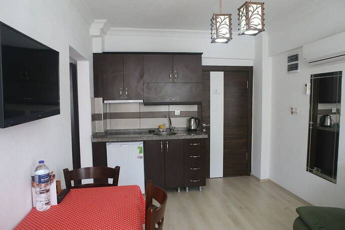 Imagen de la habitación del Yeni Bademli Konukevi. Foto 16