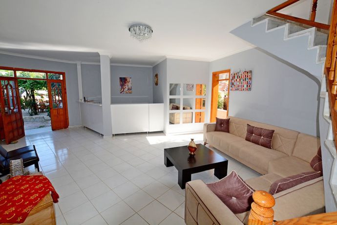 Imagen de los interiores del Yeni Doga Hotel. Foto 16