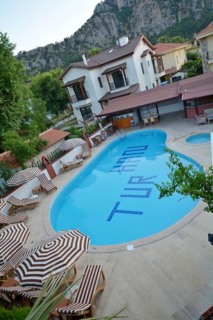 Imagen de la piscina del Yeni Doga Hotel. Foto 19