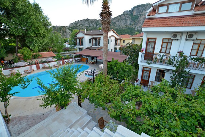 Imagen de la piscina del Yeni Doga Hotel. Foto 20