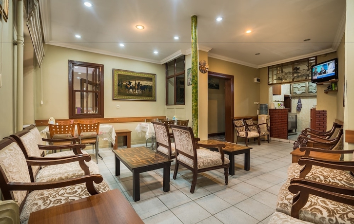 Imagen de los interiores del Yeni Hotel. Foto 18