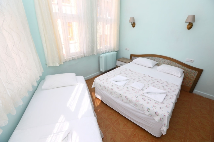 Imagen de la habitación del Yeni Hotel. Foto 2