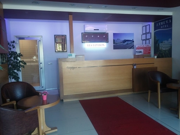 Imagen de los interiores del Yeni Truva Otel. Foto 17