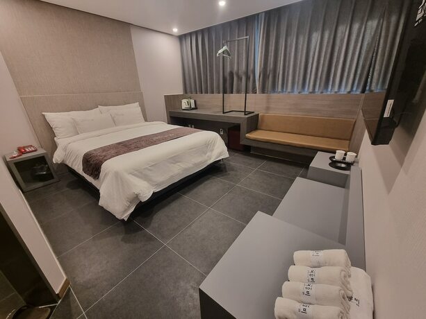 Imagen de la habitación del Yeoubi Hotel. Foto 15