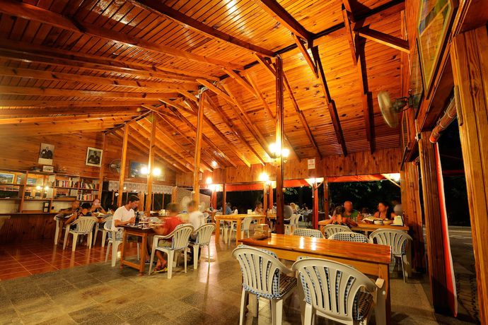 Imagen del bar/restaurante del Yildiz Pension Bungalows. Foto 3