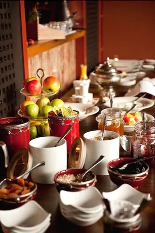 Imagen del bar/restaurante del Yoho - The Young Hotel. Foto 6