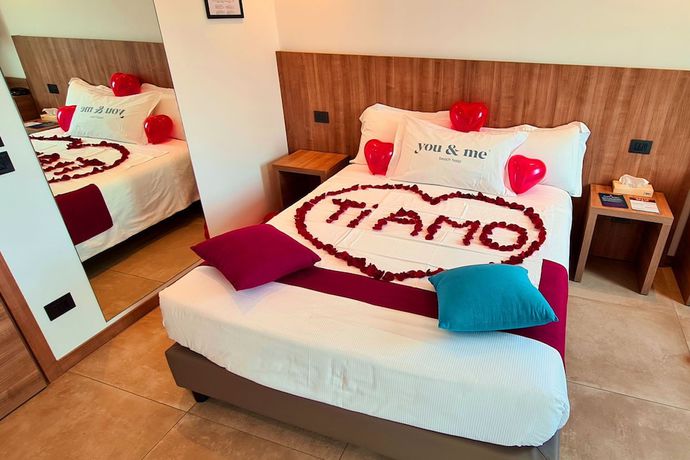 Imagen de la habitación del You and Me Beach Hotel. Foto 15