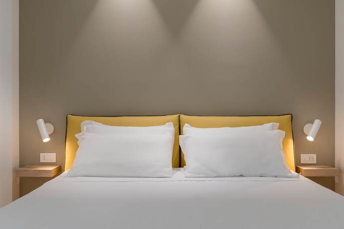 Imagen de la habitación del Youmami Lifestyle Suite Hotel. Foto 6