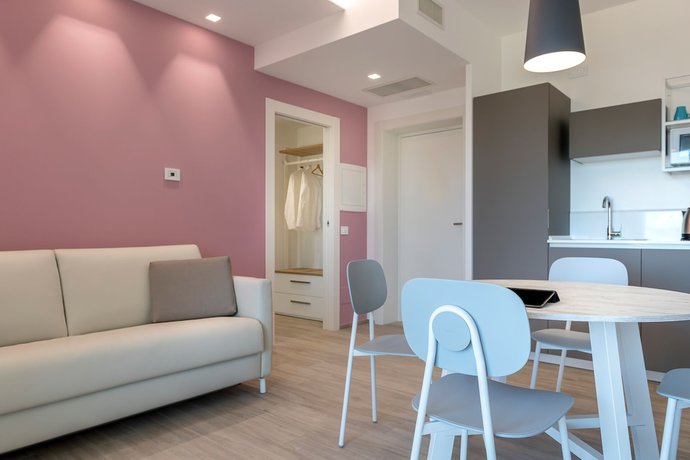 Imagen de la habitación del Youmami Lifestyle Suite Hotel. Foto 12