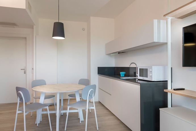 Imagen de la habitación del Youmami Lifestyle Suite Hotel. Foto 16