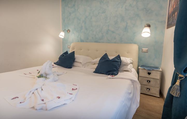 Imagen de la habitación del Your Vatican Suite. Foto 2