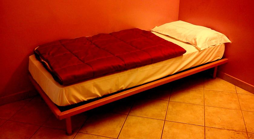 Imagen de la habitación del Youth Meeting Home. Foto 2