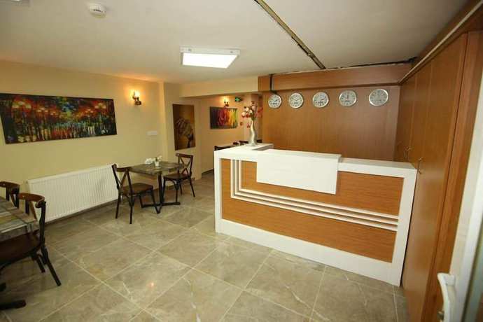 Imagen de los interiores del Yues Hotel. Foto 13