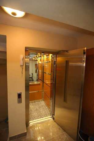 Imagen de los interiores del Yues Hotel. Foto 14