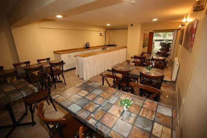 Imagen del bar/restaurante del Yues Hotel. Foto 5